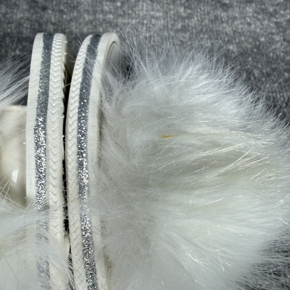 Lauren Lorraine Sandals Women's Small 6 White Faux Fur Flip Flops - Picture 7 of 8